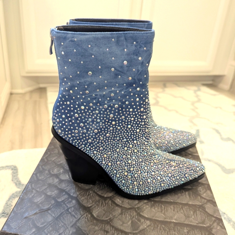 Soulard Rhinestone Western Bootie AZALEA WANG. NWT 8.5 denim